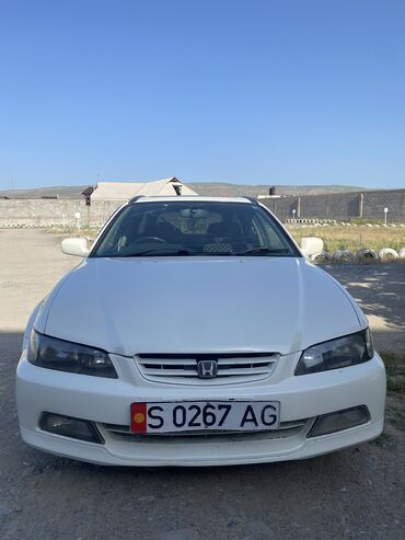 обмен на малалитрашку: Honda Accord: 2001 г., 2.2 л, Автомат, Бензин, Универсал