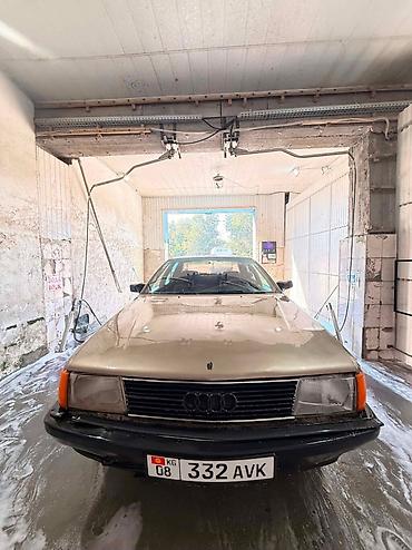 Унаа: Audi 100: 1984 г., Кол менен иштөөчү, Седан — 4