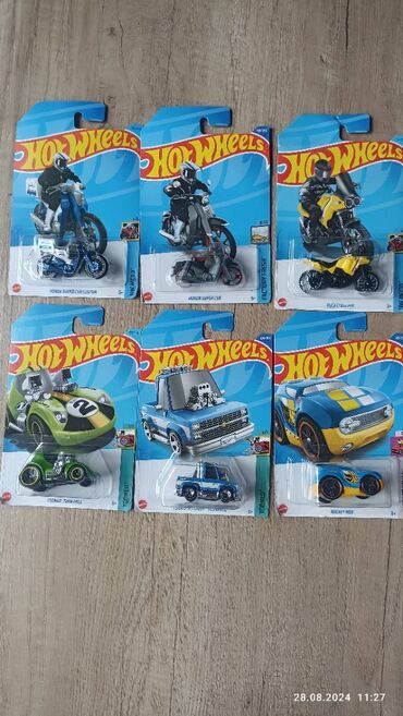 модели кораблей: Модели автомобилей,мотоциклы HotWheels оригинал,новые запечатанные