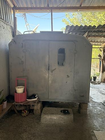 Metal konteyner-kabina - Material: qalın metal konstruksiya, pərçimlə