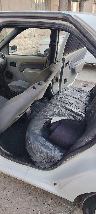 Renault: Renault Logan: 1.6 l | 2013 il 335000 km Sedan — 9