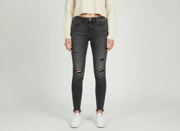 jeansy stradivarius czarne: Stradivarius, Jeansy damskie, rozmiar S