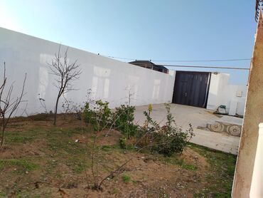 Həyət evləri və villaların satışı: Uşaq otağı və həyəti olan fərdi ev - İki mərtəbəli ağ rəngli fərdi — 9