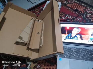 Acer: Nodbuk satlir 256 geqbyt yadas 3 saat zerytqa saxlyir pelblmzidi