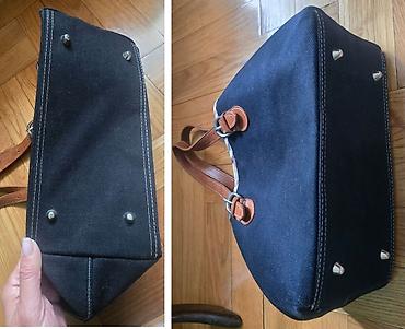 Torbe: Crna prostrana torba da braon ruckama i burberry šarom na obodu torbe — 8