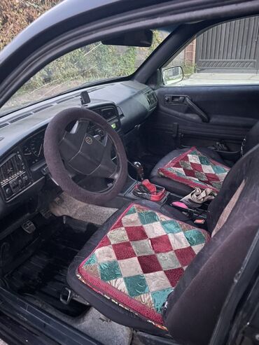 Volkswagen: Volkswagen Passat: 1993 г., 1.8 л, Механика, Бензин, Универсал — 6