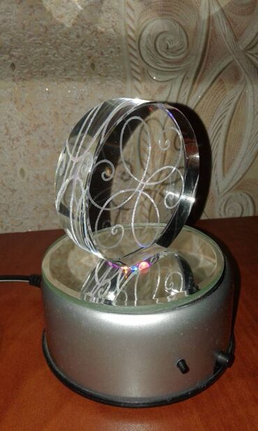 Digər ev dekoru: Hədiyyəlik suvenirlər satılır. Əlvan işıqlıdır. Toka qoşulur və — 3