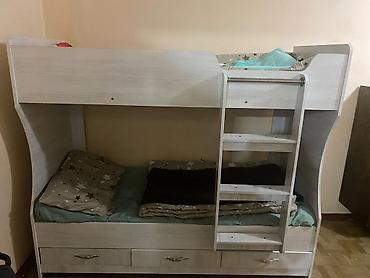 верхняя одежда женская: Двухъярусная детская кровать, Б/у, ЛДСП, цвет - Белый — 2