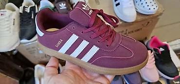 Adidas Samba patike – više boja

Samba
41 do 46
 Cena 3700din✅️

NT❤