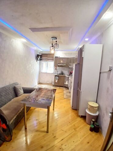 Həyət evləri və villaların satışı: Tecili satilir Qala ramana 198 say mektebe 21 sayili seher — 2