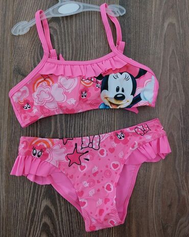 Ostala dečija odeća: Dečiji kupaći kostimi
Cena 1500 din — 16