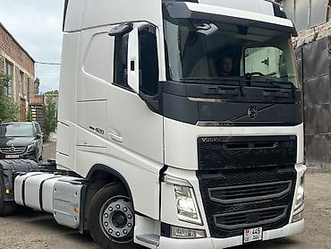 Тягач, Volvo, 2019 г., Тентованный