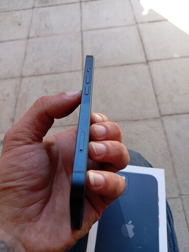 Apple iPhone: IPhone 13, Qara — 4