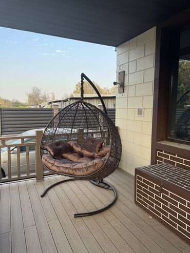 я ищу кресло: Бакча селкинчеги Жөлөнгүчү менен