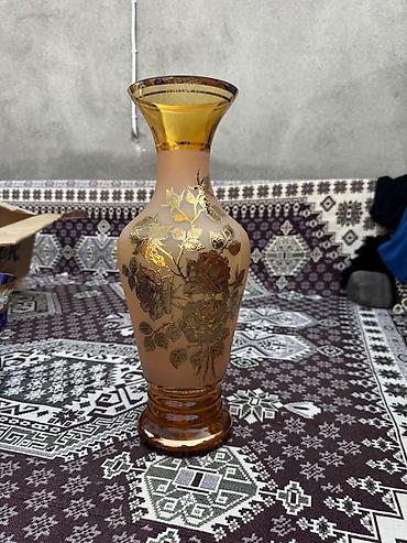 divar dekorları: Bir vaza — 1
