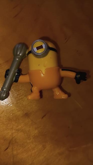 robot oyuncaq: McDonald's Minion personajlı oyuncaq fiqur. Sarı rəngli, təkgöz — 1