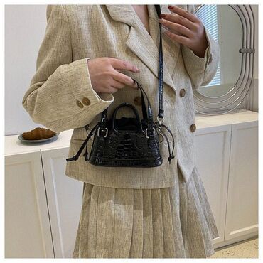 черные детские лосины: Mini qadın çantası – qara, krokodil teksturalı laklı materialdan -