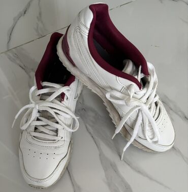 li ning зимние кроссовки: Кроссовкалар, 37, Reebok, Колдонулган, түсү - Ак, Өзү алып кетүү