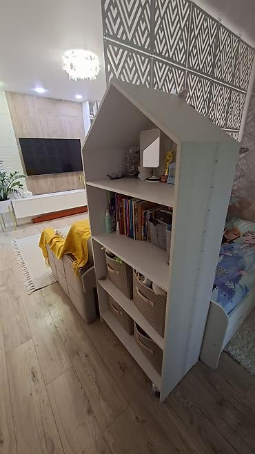 Книжные шкафы: Книжная полка, Б/у, ЛДСП, Напольная — 1