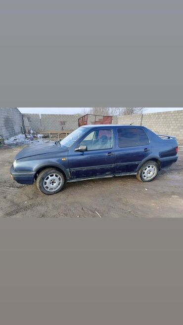 купить volkswagen vento: Volkswagen Vento: 1993 г., 2 л, Механика, Бензин, Седан