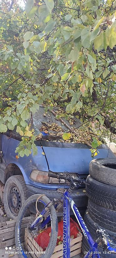 комуз кыл: Tayota Previa — 1