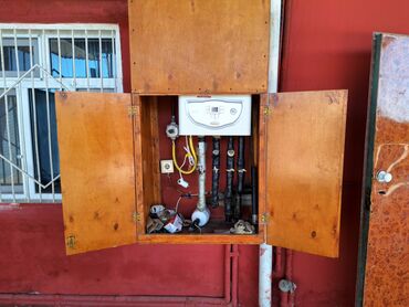 Həyət evləri və villaların satışı: 6 otaqlı, 200 kv. m, Kredit yoxdur, Orta təmir — 2