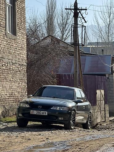 сиз 82 1: Opel Vectra: 1998 г., 1.8 л, Кол менен иштөөчү, Бензин, Седан — 4