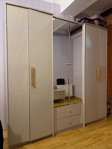 мебель эмбавуд в баку каталог: Новый, Распашной, 6 дверей Прямой шкаф, Гардеробный шкаф, Беларусь