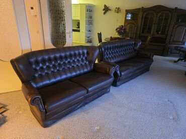 Stilske garniture: Set od dve kožne sofe – klasičan Chesterfield stil - Materijal: tamno — 1