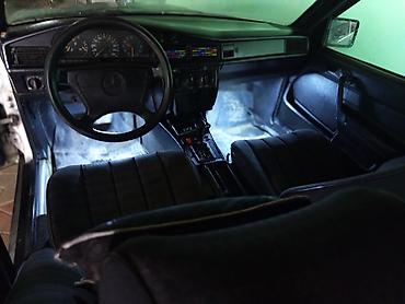 Mercedes-Benz: Mercedes-Benz 190E sedan - Korpus: klassik W201 kuzov, gümüşü rəng — 8