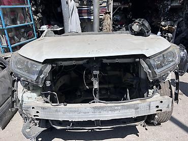 Бампер и комплектующие: Бампер Toyota, Оригинал — 12