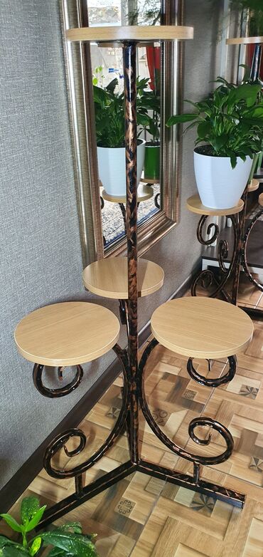 Декоративные цветы: Гүл койгучтар сатылат.биринчи ярус 52см,экинчи ярус 1м05см. баасы — 5