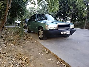 Mercedes-Benz: Mercedes-Benz 190: 2 l | 1993 il Sedan — 3