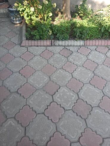 шапка для мальчика: Продам БУ брусчатка