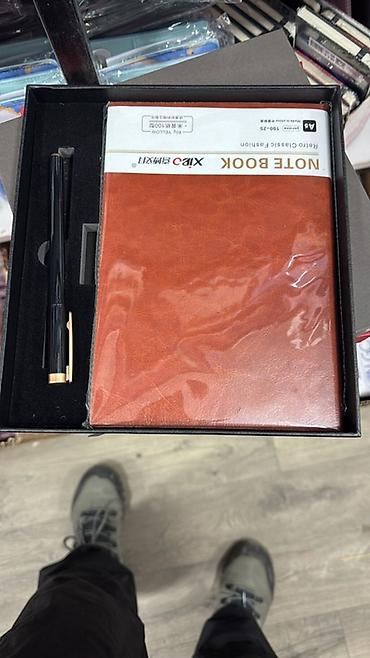 Канцтовары: Подарочный набор для офиса/деловых встреч Состав набора: - Ежедневник — 8