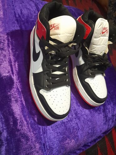 туфли на свадьбу женские: Кроссовки, 41, Air Jordan, Новый, Самовывоз