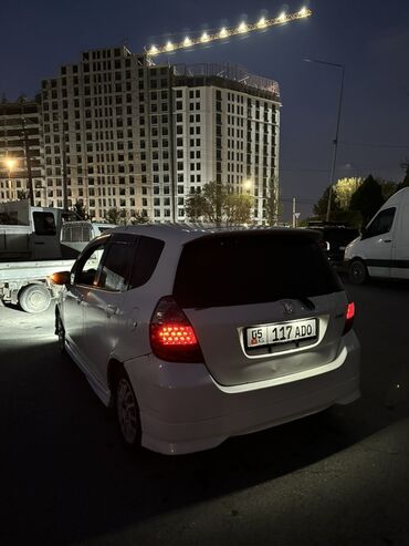 зеркало пассат б5: Honda Fit: 2004 г., 1.3 л, Вариатор, Бензин, Хетчбек