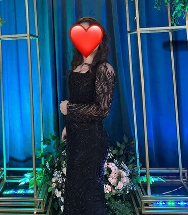 женские платья из замши: Zərif qara ziyafət donu Şıq və klassik görünüş axtaranlar üçün ideal