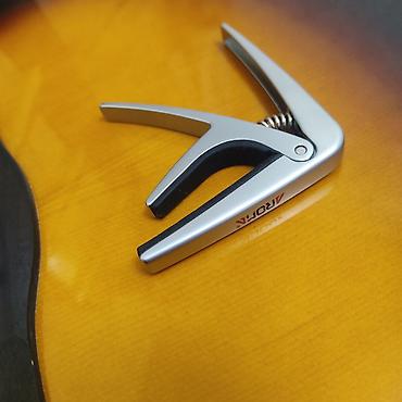 цена гитары: Акустическая гитара Yamaha F310 + чехол, каподастр, медиаторы и вторая — 8
