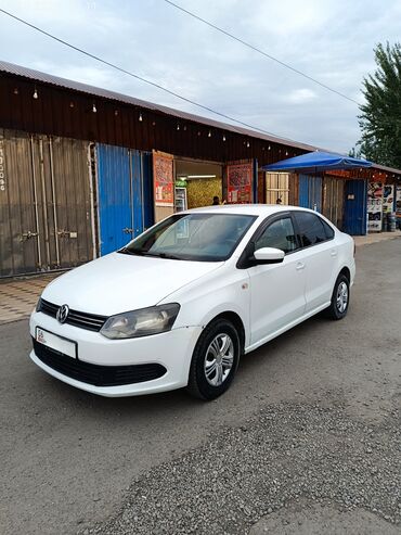 продаю волгу: Volkswagen Polo: 2014 г., 1.6 л, Автомат, Бензин, Седан