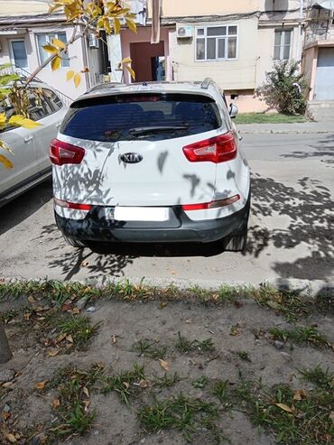 Kia: Kia Sportage: 2.4 l | 2012 il Krossover — 4