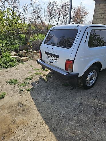 niva difiri: VAZ (LADA) 4x4 Niva: 1.7 l | Ofrouder/SUV — 2