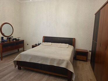 Yataq otağı dəstləri: İkinəfərlik çarpayı, Komod — 1