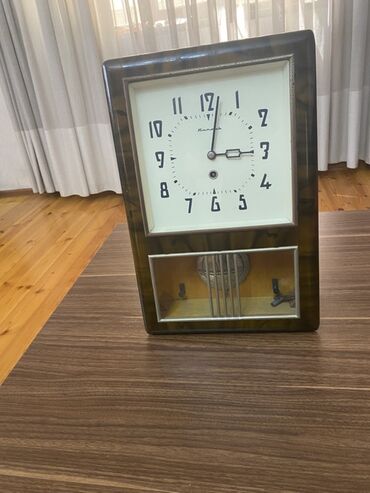 Əntiq saatlar: Taxta korpuslu, retro üslubda dizayn edilmiş masa saatı. Roma — 17