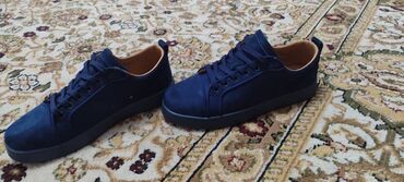 обувь 39: Текстильные кеды Christian Louboutin тёмно-синего цвета. Модель имеет