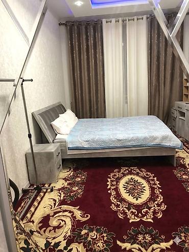 комтер: Двуспальная кровать с мягким изголовьем + прикроватная тумба - — 1