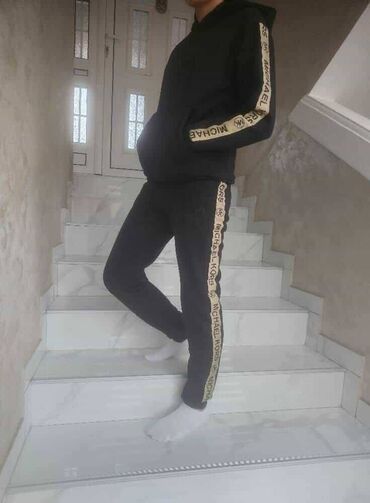 Gornji i donji deo: Ženske Futrovane trenerke 
S-xxl
4.700 din na lalafo.rs — 9 Gornji i donji deo: Ženske Futrovane trenerke 
S-xxl
4.700 din — 9