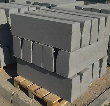 Дорожные бордюры: Дорожный бортовой камень (бордюр) из вибропрессованного бетона — 11