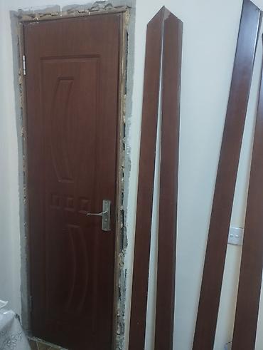 Təmir və tikinti: Daxili otaq qapısı – tünd qəhvəyi rəngdə, taxta teksturalı dekor — 3