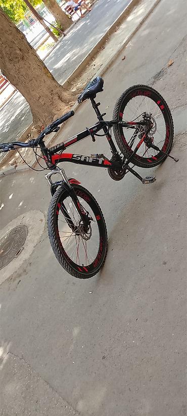 velosiped dağ: SAFT markalı dağ velosipedi. Qara-qırmızı rəng kombinasiya ilə idman — 1